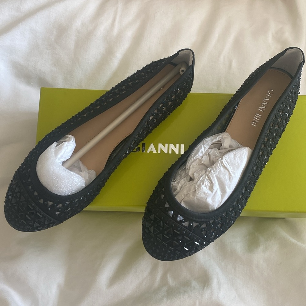 NWB Gianni Bini flats in Black size 6